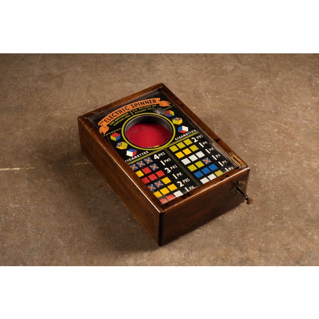 This trade stimulator/electric spinner machine is in good working condition. Simply plug it in and insert a penny or a...