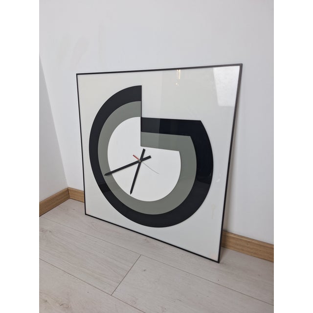 Vintage Wall Clock in Acrylic Glass, 1970s, in Very Good conditions. Designed 1970 to 1979