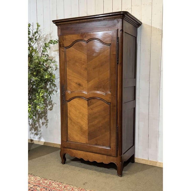 Louis XV Cherrywood Bonnetière, 19th Century For Sale - Image 3 of 14