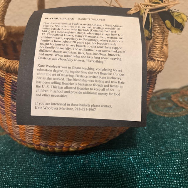 Contemporary African Artisanal Handwoven Wicker & Leather Storage Market Basket For Sale In Minneapolis - Image 6 of 10