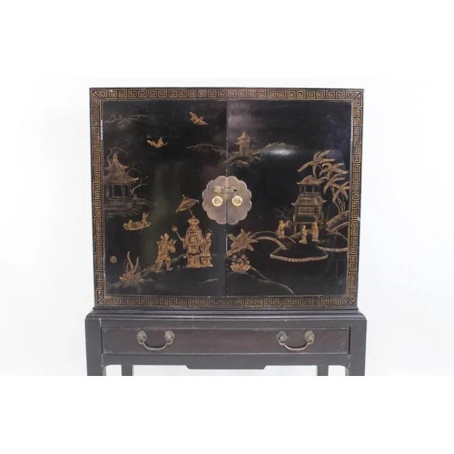 Chinoiserie Henredon Black Lacquer Chinoiserie Chest on Stand Television Tv Cabinet Bar For Sale - Image 3 of 16