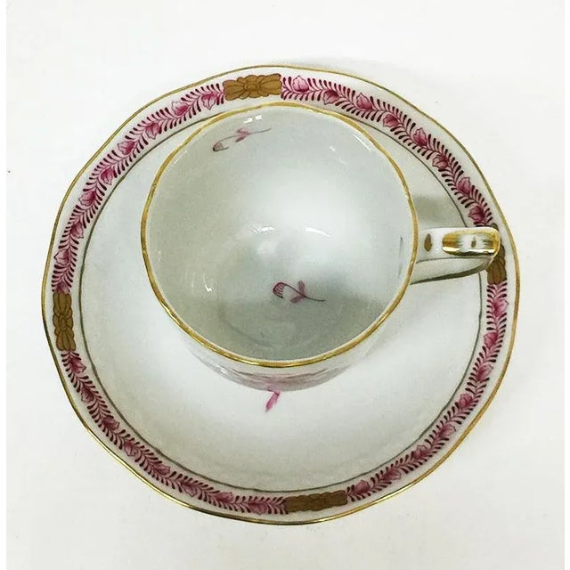 Chinese Bouquet Raspberry Porcelain Cups and Saucers from Herend Hungary, Set of 20 For Sale - Image 4 of 7