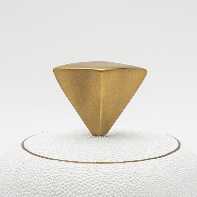 White Set of 2 Round Boxes in White Shagreen With Bronze Patina Brass Knob by Kifu Paris For Sale - Image 8 of 8