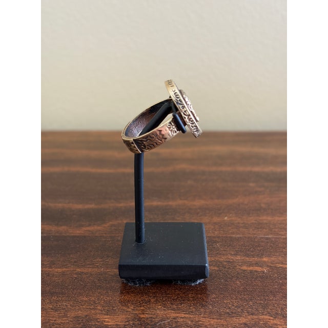 15th Century & Earlier Ancient Roman Portrait Signet Ring on Custom Museum Mount For Sale - Image 5 of 12