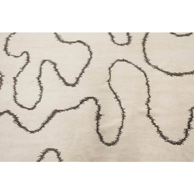 Contemporary ribbon design white handmade wool rug by Doris Leslie Blau Size: 13'2" × 20'4" (401 × 619 cm). Abstract...