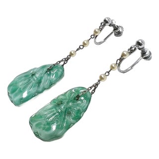 1920s Art Deco Green Glass and Faux Pearl Vintage Drop Earrings - 2 pieces For Sale