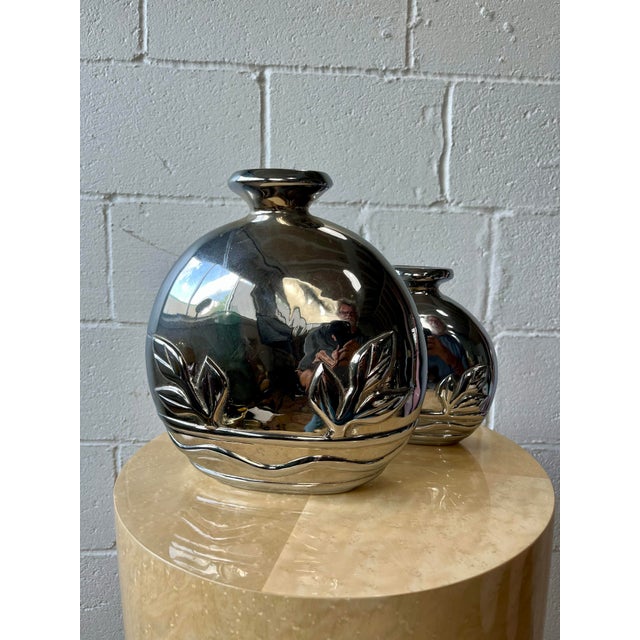 1980s Pair of Dolbi Cashier Art Deco Revival Gunmetal Metal Vases, Korea, 1980s For Sale - Image 5 of 10