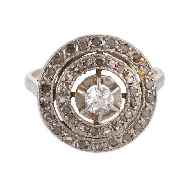 Traditional Early 20th Century French Belle Epoque Diamond 18k White Gold Target Ring, Size 4.25 For Sale - Image 3 of 6