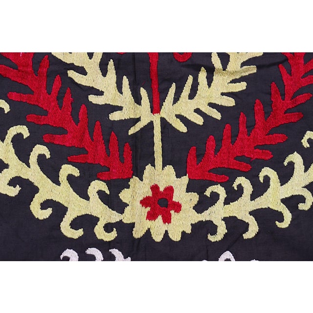 Vintage Hand-Embroidered Suzani Wall Hanging, Uzbekistan, 1920s For Sale - Image 12 of 18