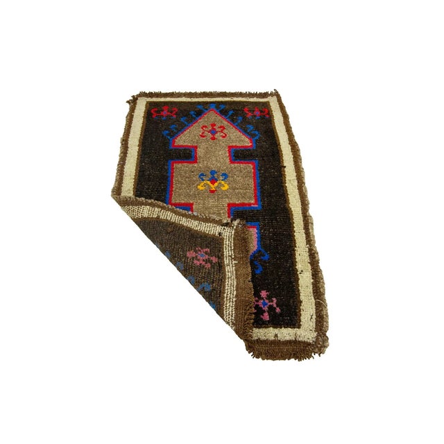 Mid-Century Modern Mini Vintage Rug For Sale - Image 3 of 4