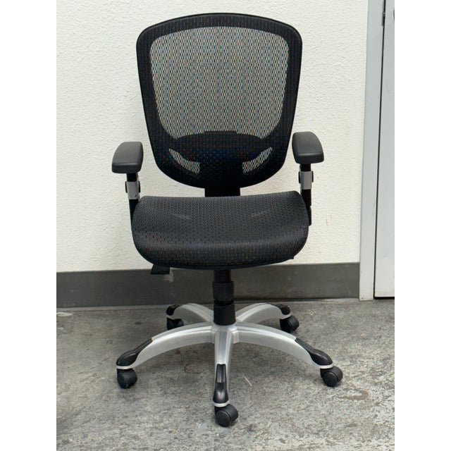 Hyken Ergonomic Mesh Swivel Task Chair For Sale - Image 4 of 12