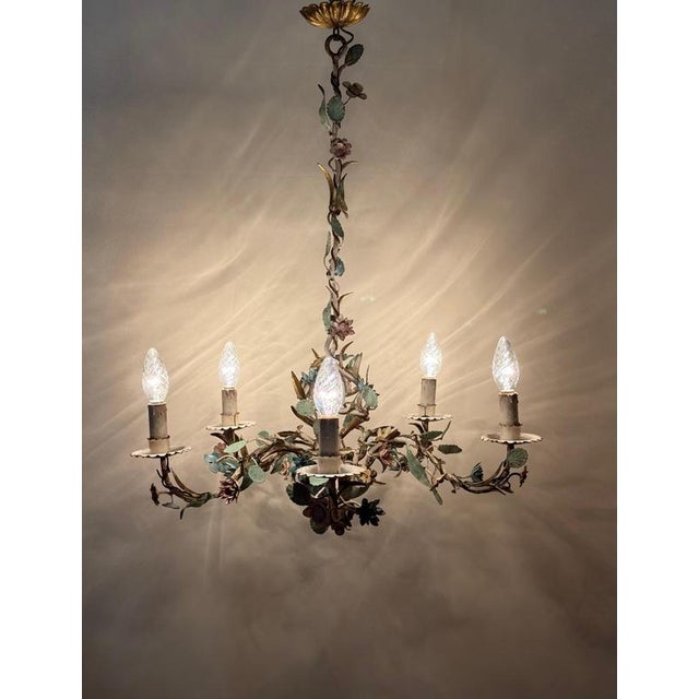 Italian Florentine Tole Flower Chandelier in Gilt Iron, 1950 For Sale - Image 4 of 18