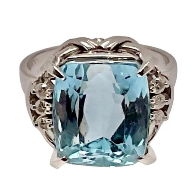 Mid 20th Century Aquamarine & Diamond Cocktail Ring Platinum For Sale - Image 5 of 7