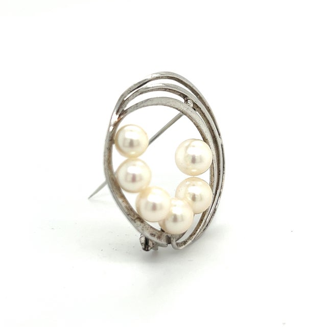 Metal 1990s Mikimoto Estate Akoya Pearl Brooch Pin Sterling Silver For Sale - Image 7 of 9