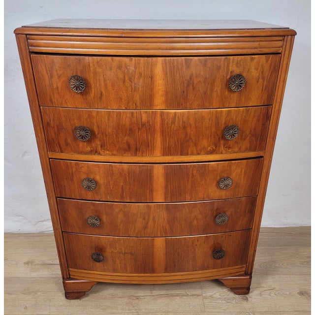 Vintage English Bow Front Chest of Drawers in Walnut, 1960s For Sale - Image 11 of 17