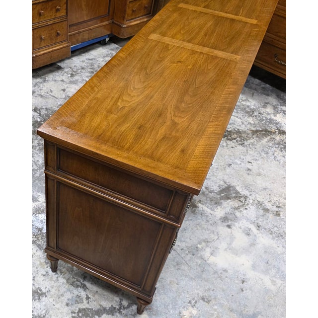 Vintage Henredon Furniture French Neoclassical Louis Xvi–style Long Dresser For Sale In Washington DC - Image 6 of 14