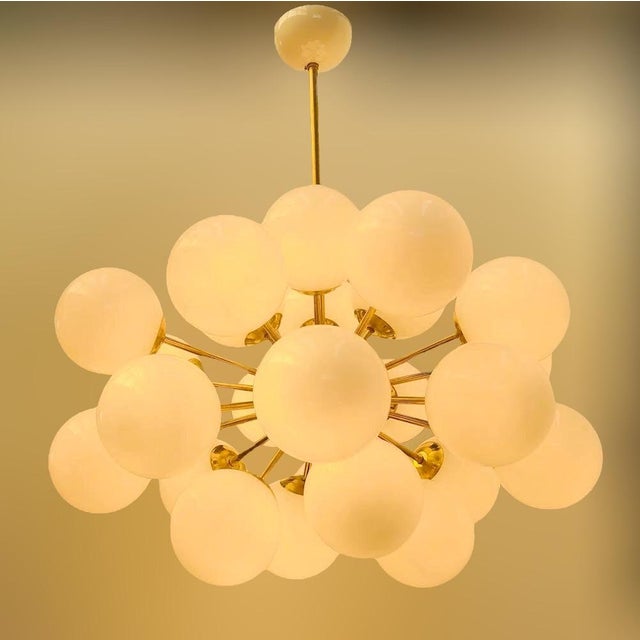 Fabio Ltd 21st Century Ovale Natural Brass Glossy White Murano Sputnik Chandelier by Fabio LTD For Sale - Image 4 of 8