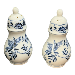 Vintage Blue Danube Floral Blue Onion Pattern Salt & Pepper Shaker -Set of 2