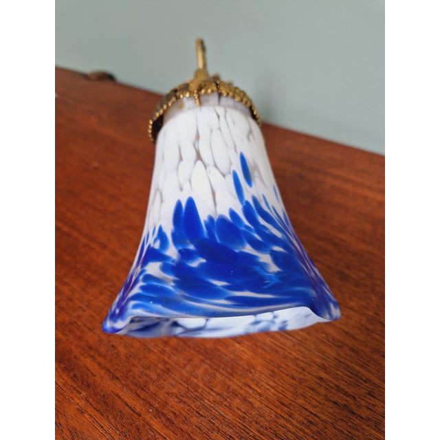 Metal Wall Light in Gilded Bronze and Blue and White Speckled Glass, Early 20th Century For Sale - Image 7 of 15