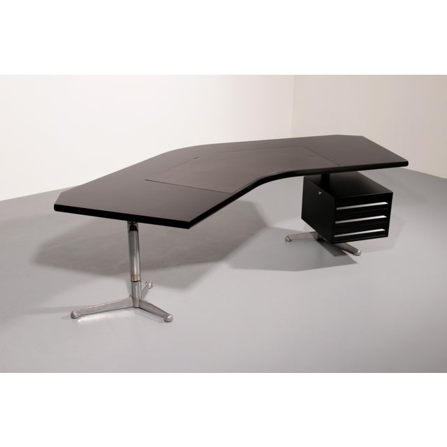 T96 Executive Corner Desk in Black Lacquered Wood by Osvaldo Borsani for Tecno, 1950s For Sale - Image 6 of 18