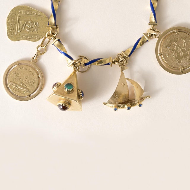 1950s 18k Gold Multi Vintage Charm Bracelet on Enamel Chain For Sale In Los Angeles - Image 6 of 7