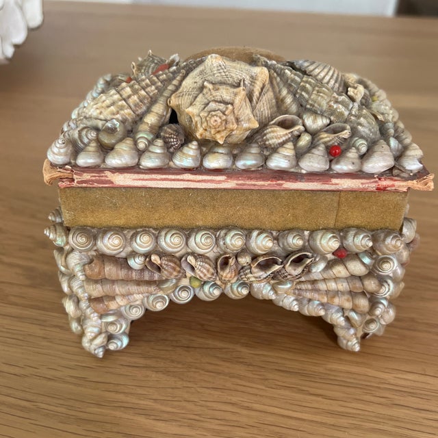 Early 20th Century Antique Victorian Shell Encrusted Box For Sale - Image 5 of 8