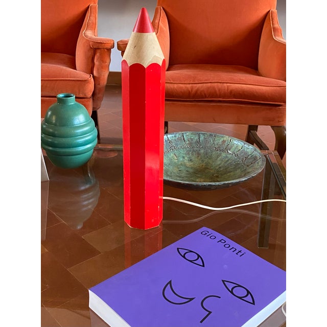 Red Postmodern Red Pencil Table Lamp by Michel Aroutcheff for Vilac, France, 1980s For Sale - Image 8 of 18