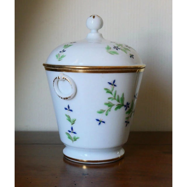 Early 19th Century Antique Early 19th Century French Empire Old Paris Porcelain Urn Shaped Sucrier Sugar Bowl in Cornflower Sprig For Sale - Image 5 of 11