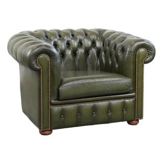 Chesterfield Club Chair in Green Cowhide Leather For Sale