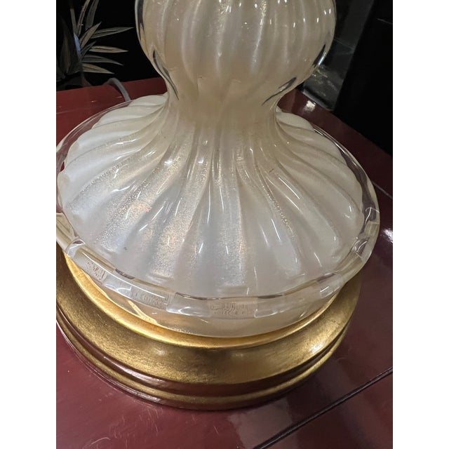 1940s Tall Murano Glass Table Lamp With Gold Flecks on Gilded Base For Sale In Chicago - Image 6 of 13