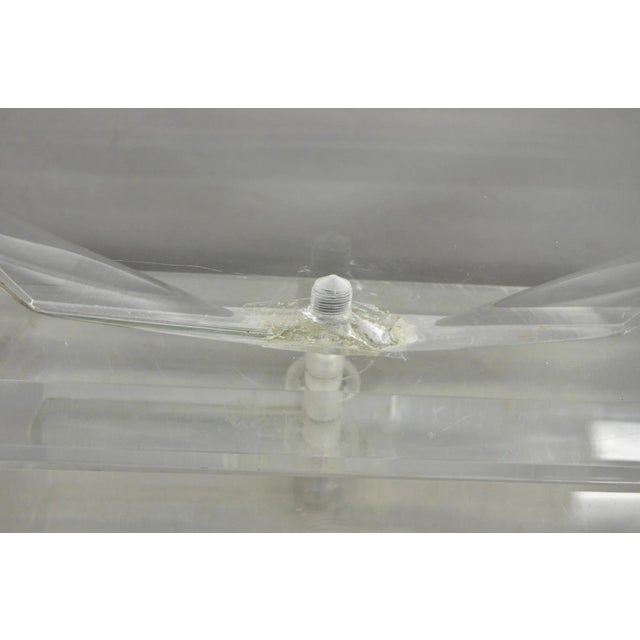 Vintage Mid Century Modern Faceted Hexagon Diamond Clear Lucite Table Lamp For Sale - Image 9 of 12