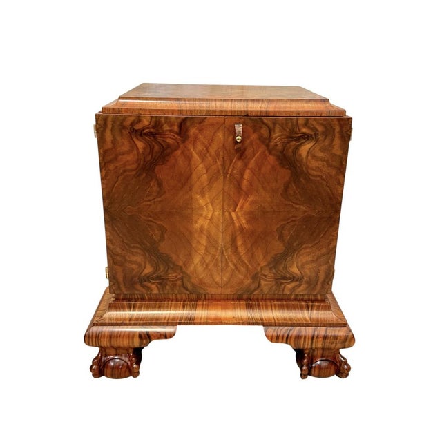 Art Deco Cabinet in Walnut and Walnut Root Veneer, Central Europe, 1930s For Sale - Image 4 of 12