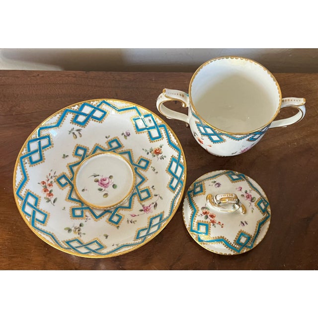Turquoise Antique 18th Century William Duesbury Chelsea Derby Porcelain Caudle or Chocolate Cup, Cover & Saucer Circa 1770 For Sale - Image 8 of 12