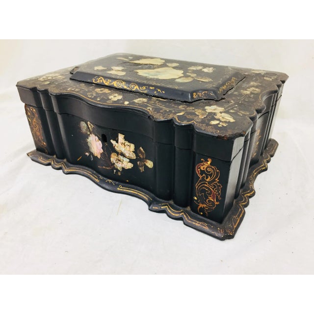 1900 - 1909 Antique Mother of Pearl Chinoiserie Box For Sale - Image 5 of 11