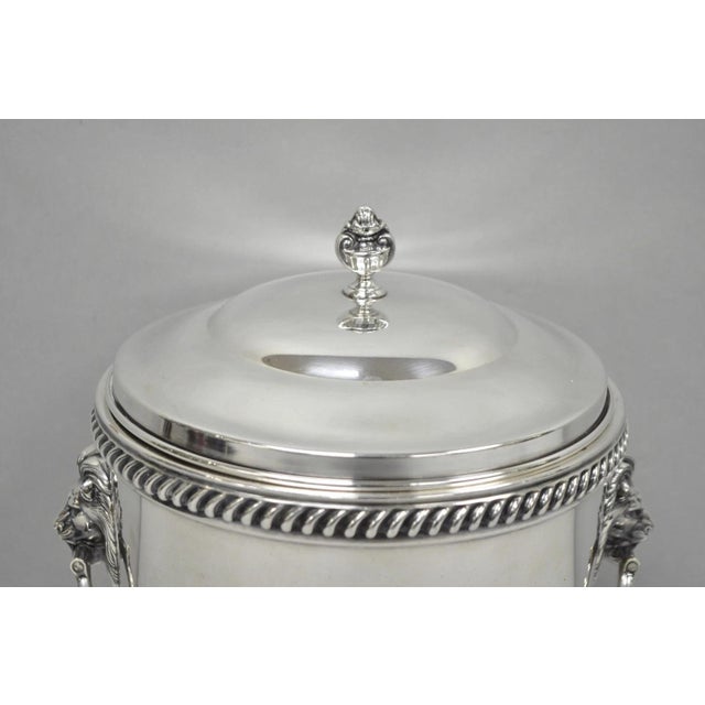 Antique English Regency Lion Head Silver Plated Covered Bar Ice Bucket For Sale In Philadelphia - Image 6 of 17