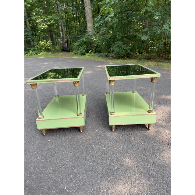 Hollywood Regency 1950s Italian Mid-Century Green Lacquer & Lucite Tables - a Pair For Sale - Image 3 of 13