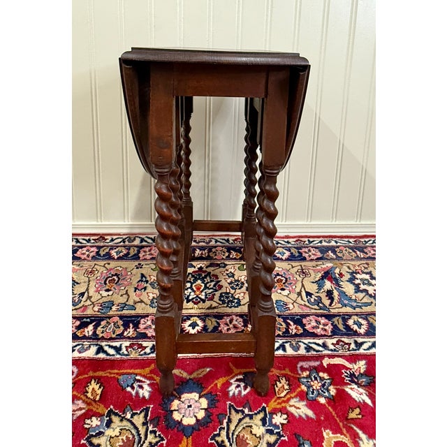 Antique English Petite Table Drop Leaf Gateleg Barley Twist Oak Oval c.1920-30s For Sale - Image 10 of 16