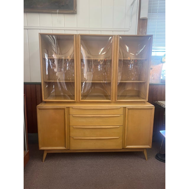 1950's Heywood Wakefield Bubble Front Mid Century Modern China Cabinet For Sale - Image 6 of 11