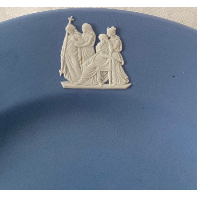 Wedgwood Neoclassical Dish Blue With Cream Classic Figures Mid 20th Century Excellent Mint Condition For Sale In Denver - Image 6 of 16