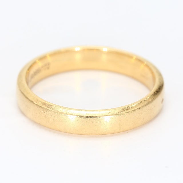 Contemporary Vintage 18k Yellow Gold "Van Cleef & Arpels" Ring With Original Box - Size 8.75 For Sale - Image 3 of 7