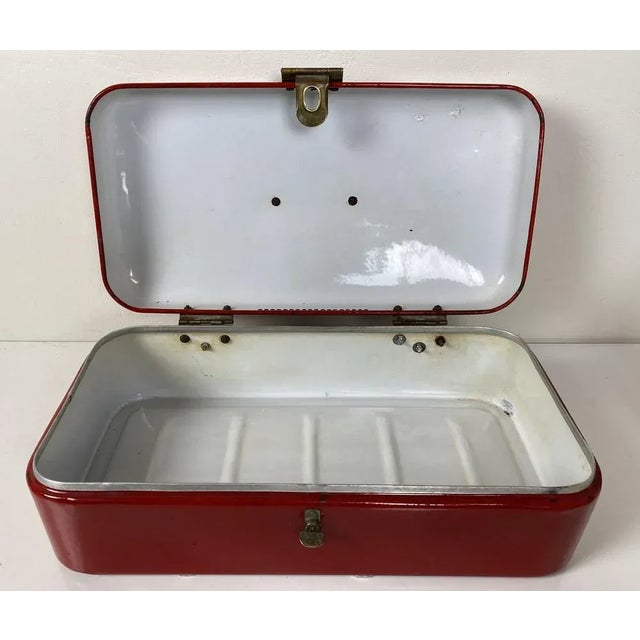 Red Bread Box in Enamelled Red, 1950s For Sale - Image 8 of 18