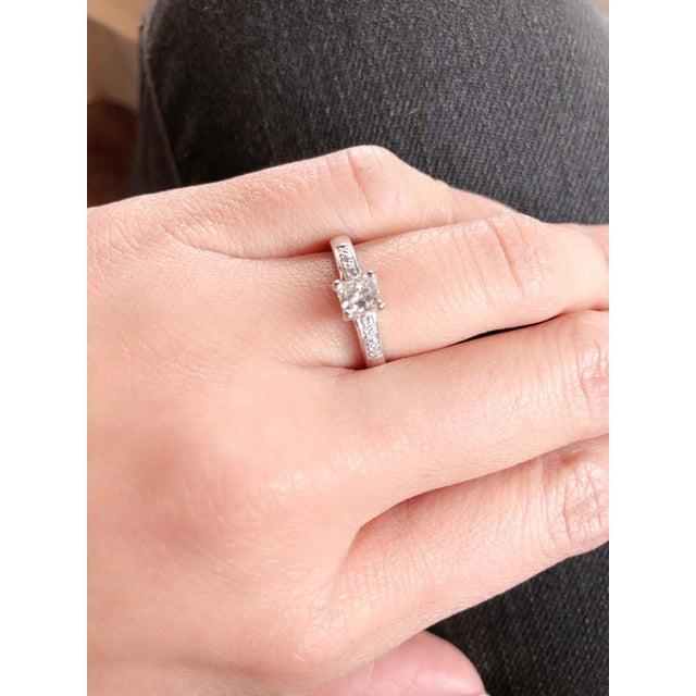 Metal 18 Karat White Gold Diamond Engagement Ring 0.80 Total Diamond Weight, Size 5.25 For Sale - Image 7 of 12