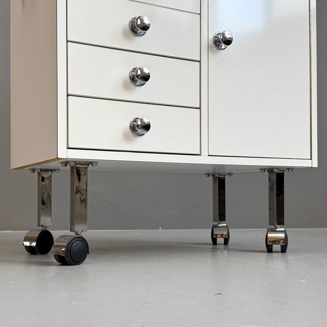 White Workboy in White Synthetic Resin, 1970s For Sale - Image 8 of 17