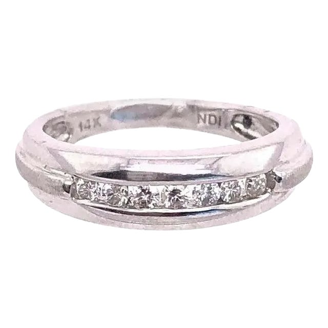 14 Karat White Gold and Diamond Wedding Band 0.21 Total Diamond Weight, Size 4.75 For Sale