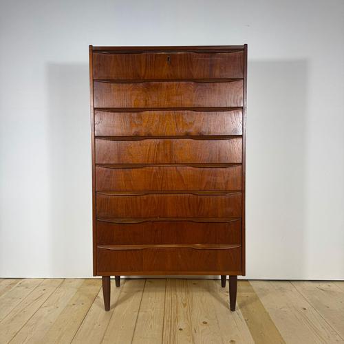 Mid-Century Danish Eight-Drawer Tallboy in Teak For Sale - Image 9 of 9