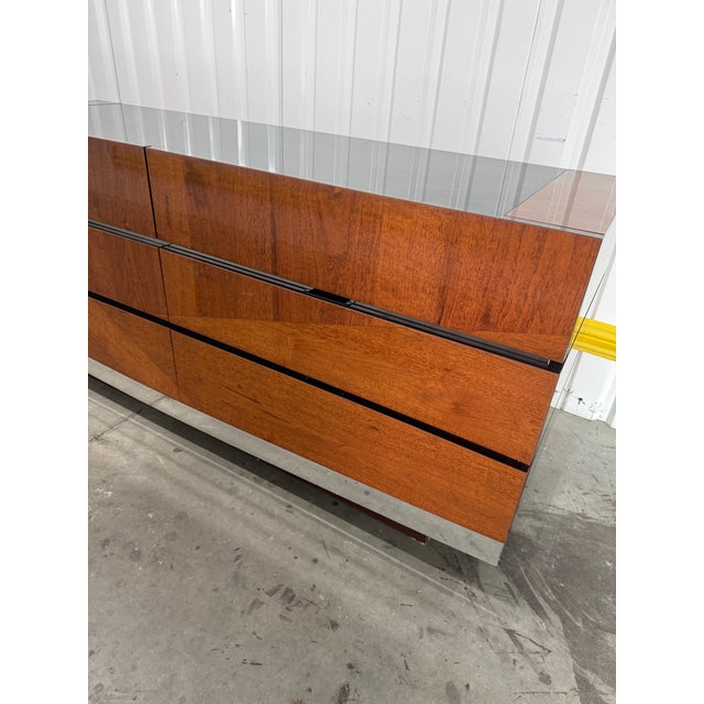 Early 21st Century Italian Modern High Gloss Dresser Credenza With Black Glass Top by Alf Italia For Sale - Image 5 of 12