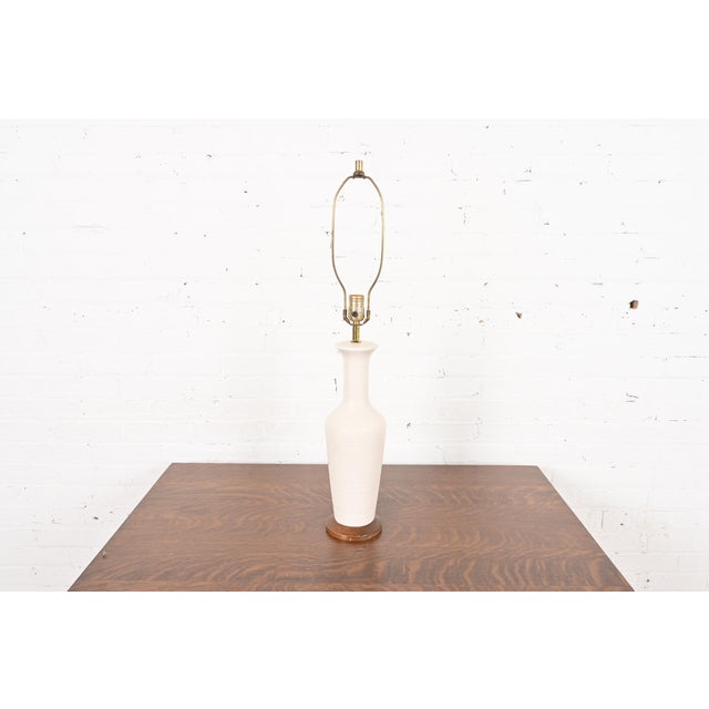 Mid-Century Modern Ceramic Table Lamp For Sale - Image 11 of 11