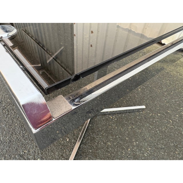 Extending Dining Table in Smoked Glass and Chrome attributed to Roche Bobois, 1972 For Sale - Image 6 of 13