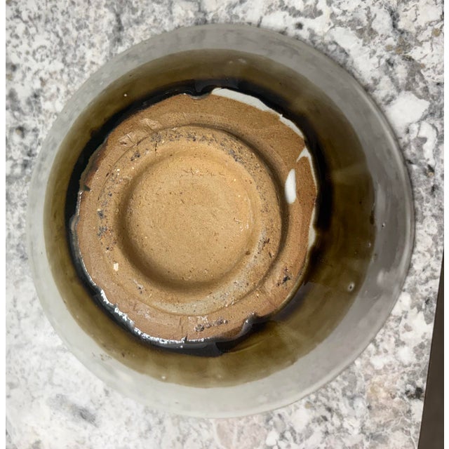 Chinese Swatow-Ware Ming Dynasty Period Style Bowl, 7.5” Diameter For Sale - Image 6 of 8