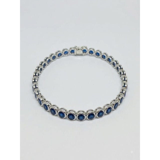 Elegant 18k Gold Blue Sapphire Bracelet, 17.38 Carats For Sale - Image 10 of 10
